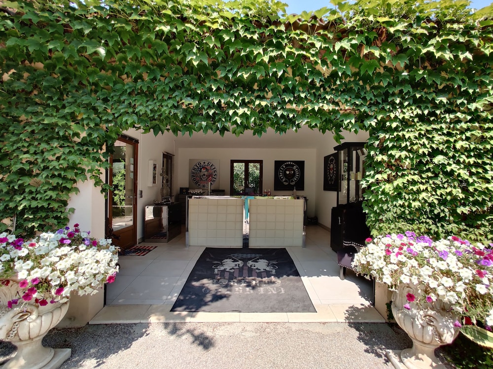 Maison Prestige Roberto Geissini 42/50