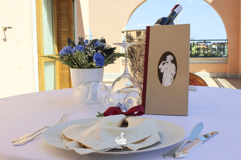 Afrodite Boutique Hotel 58/64