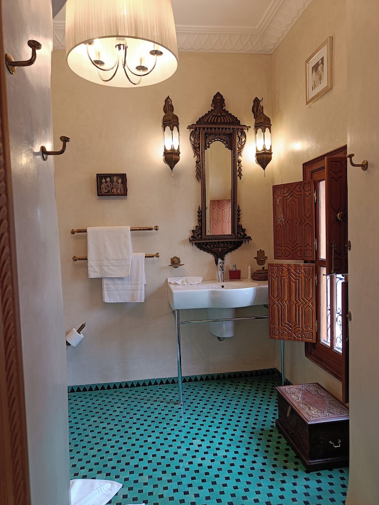 Riad Asrari 12/49