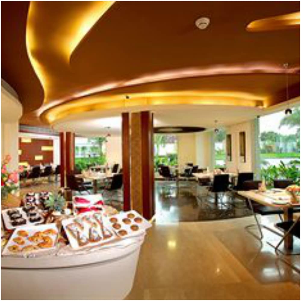 FLORA AIRPORT HOTEL 8/50