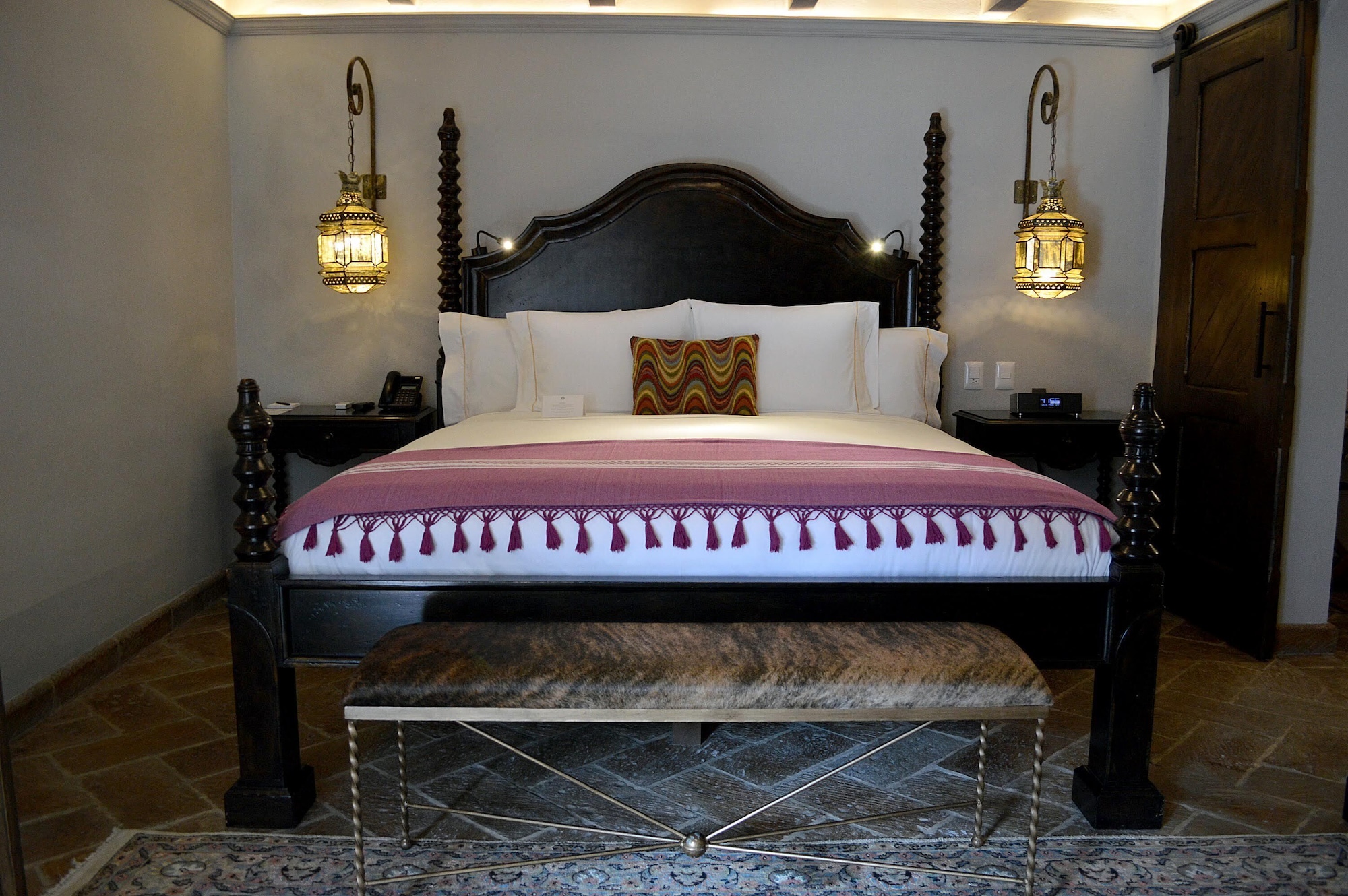 DELUXE, DOUBLE BED