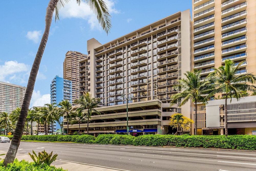 Castle Palms at Waikiki 46/60