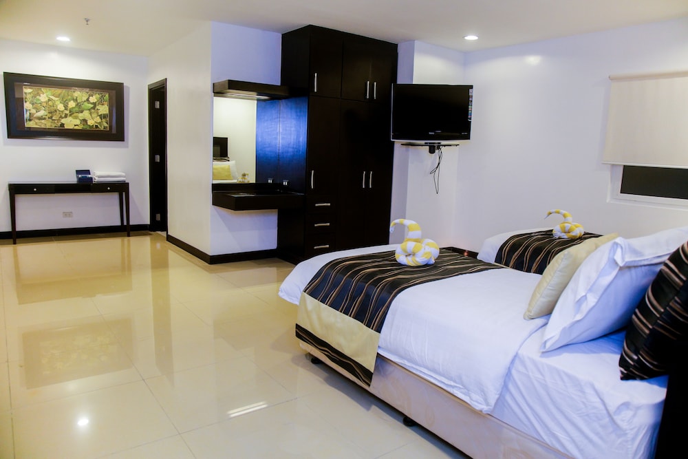 Forest Crest Nature Hotel and Resort Powered by ASTON (ex Chateau Royale Sports and Country Club) 22/77