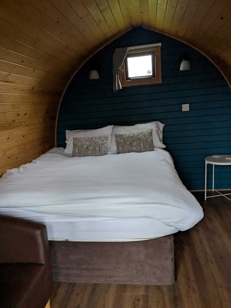 The Little Hide - Grown Up Glamping 17/50