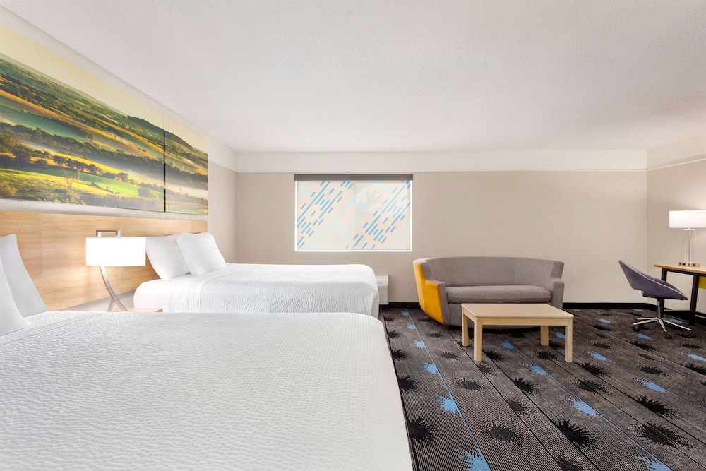 Suite, 2 Queen Beds