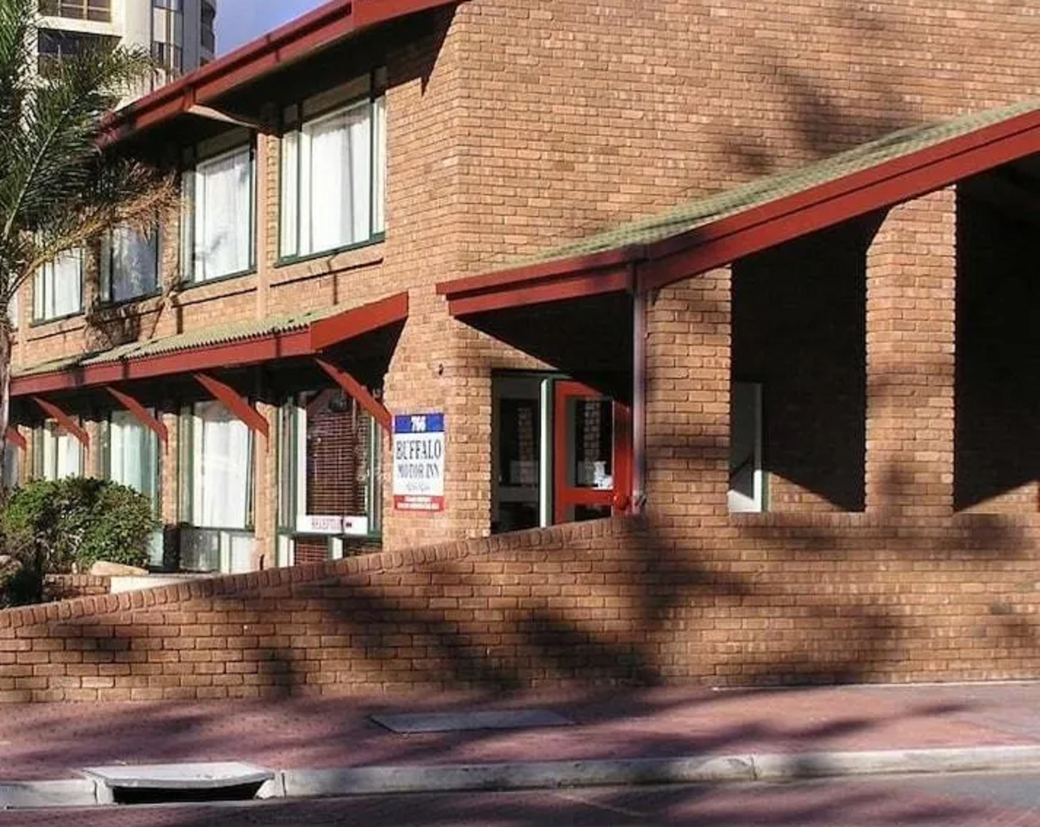 Econo Lodge Dockside Glenelg 28/29