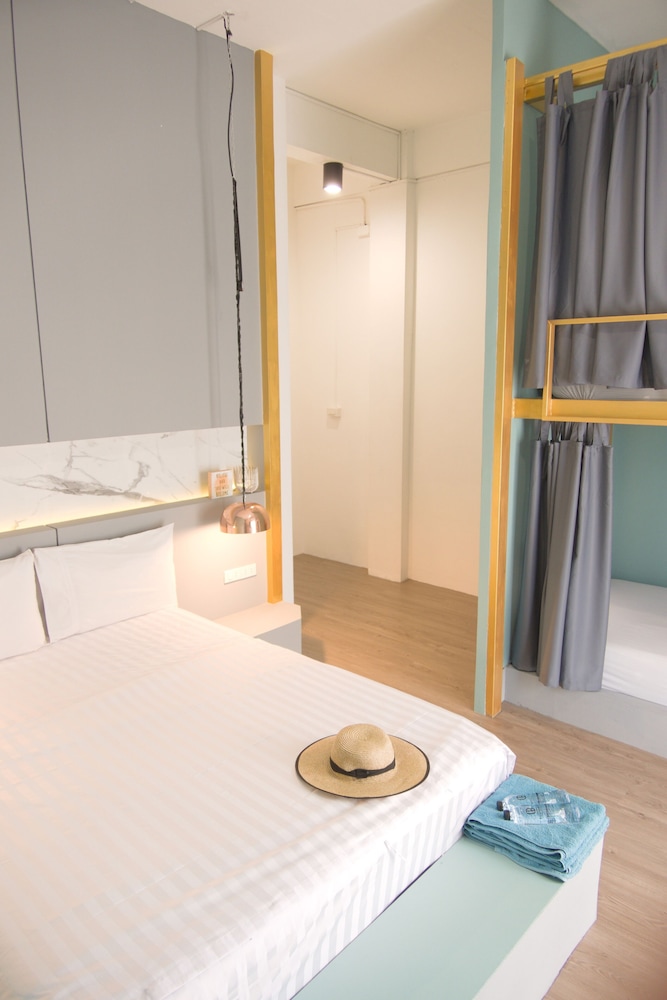 Hugger Hostel 22/58