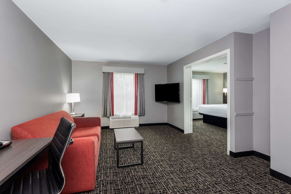 Ramada By Wyndham Sellersburg/Louisville North 44/69