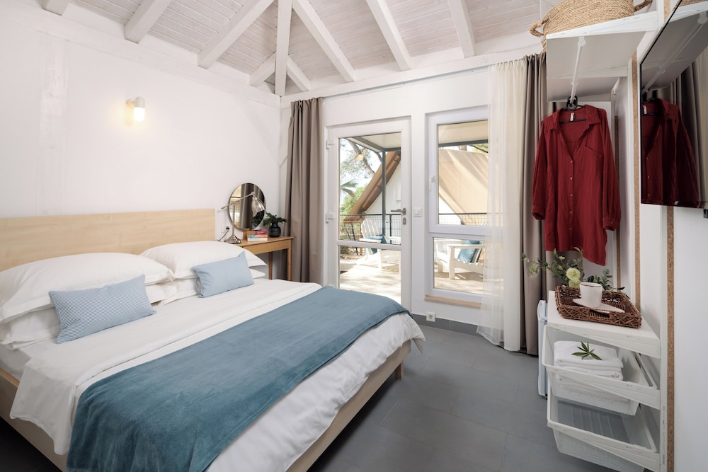 Waterman Beach Village 12/49