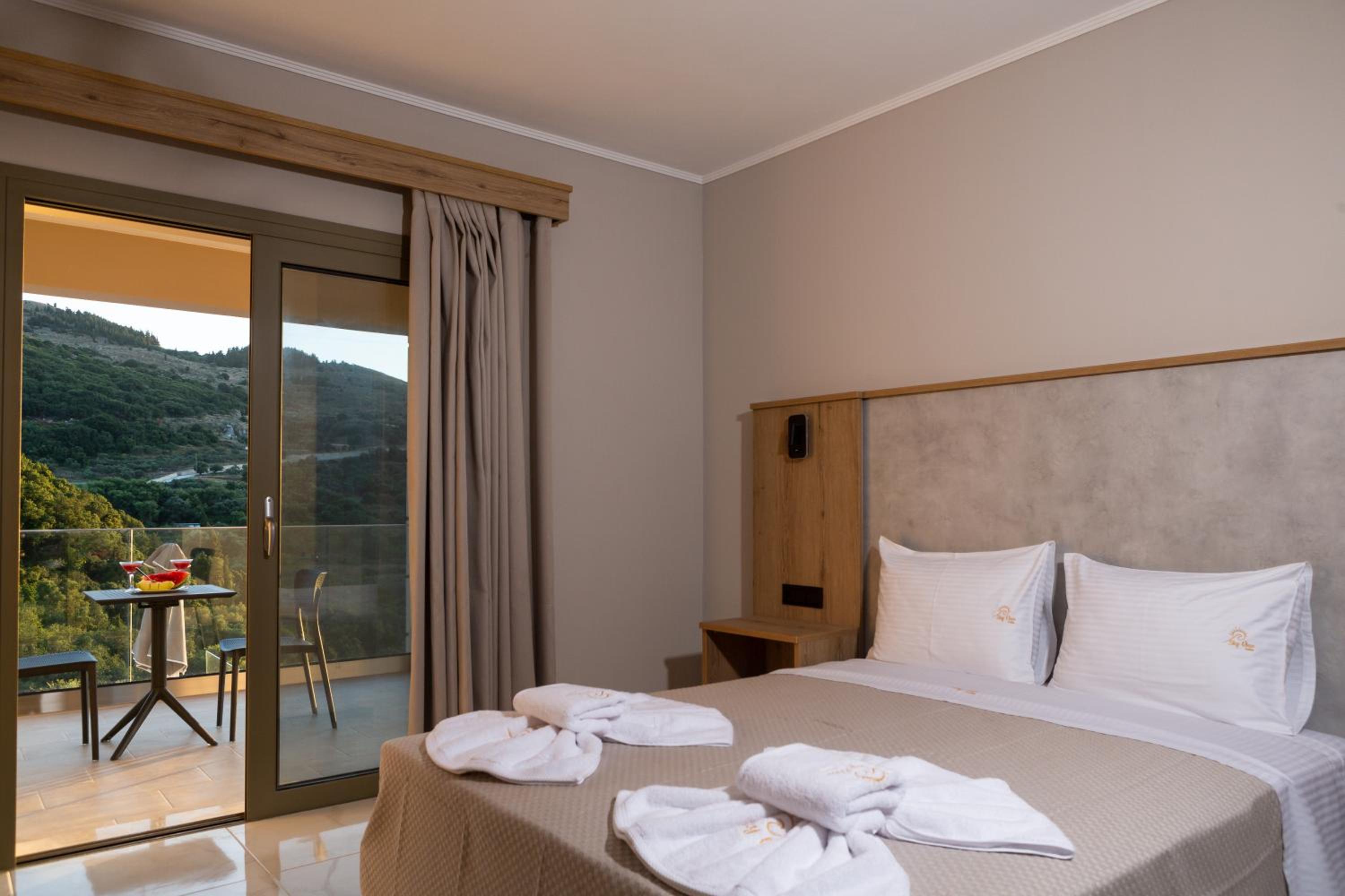 Sky View Suites 10/50