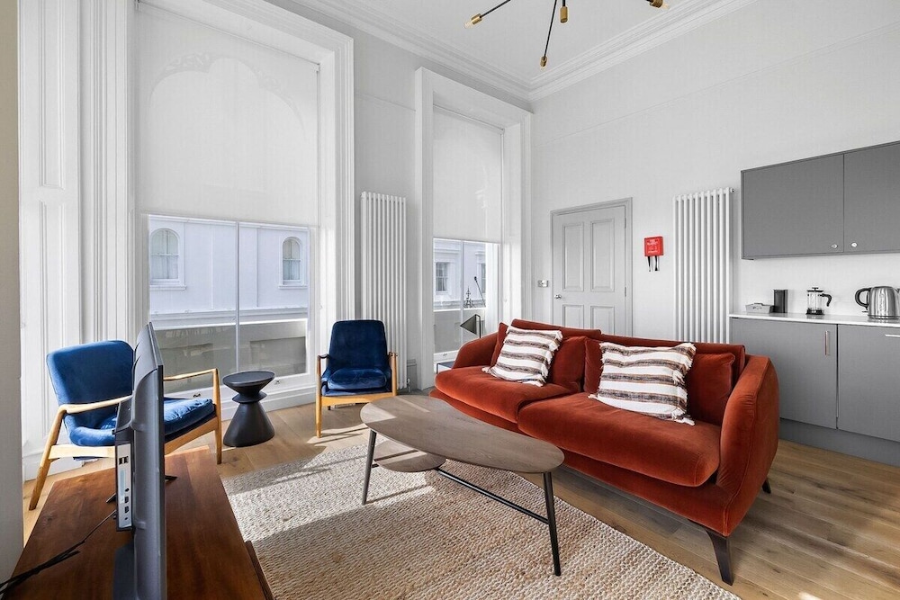 1 Elliot Terrace 36/50