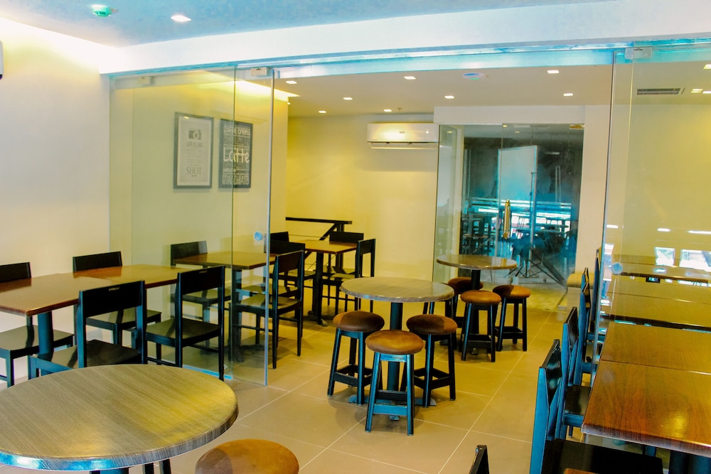 Mabolo Royal Hotel 36/50