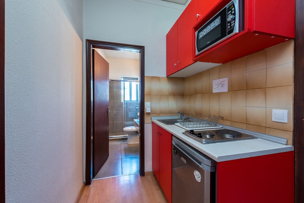 7 Palms Hotel Apartments 48/49