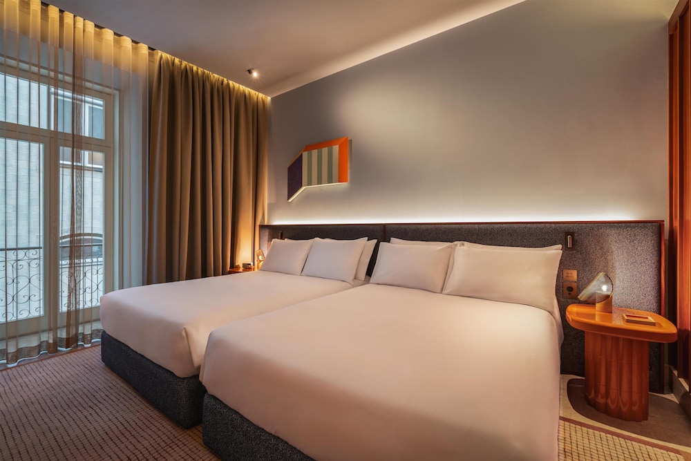 Andaz Lisbon 17/50