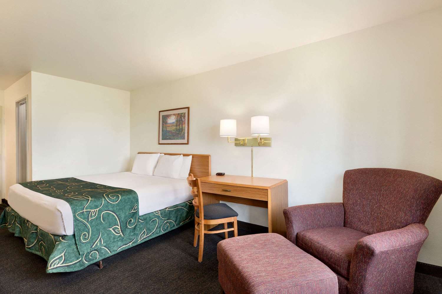 Travelodge by Wyndham Sharon Springs 8/25