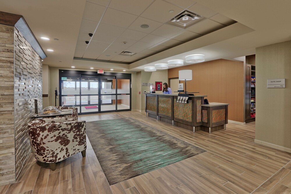 Hampton Inn and Suites Artesia 11/46
