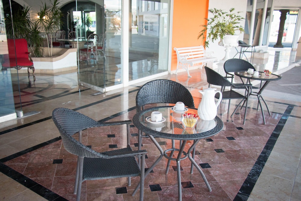 Paraiso Express Hotel 29/35