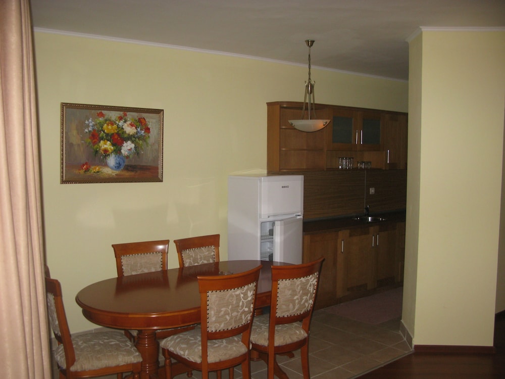 Estreya Park 42/50