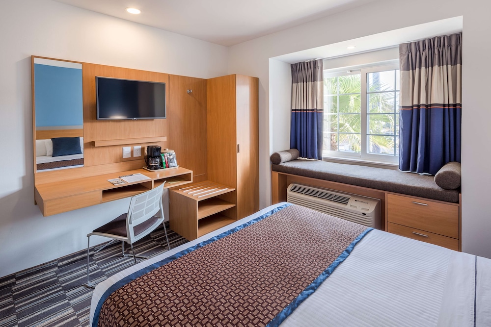 Microtel Inn & Suites by Wyndham Culiacan 19/56