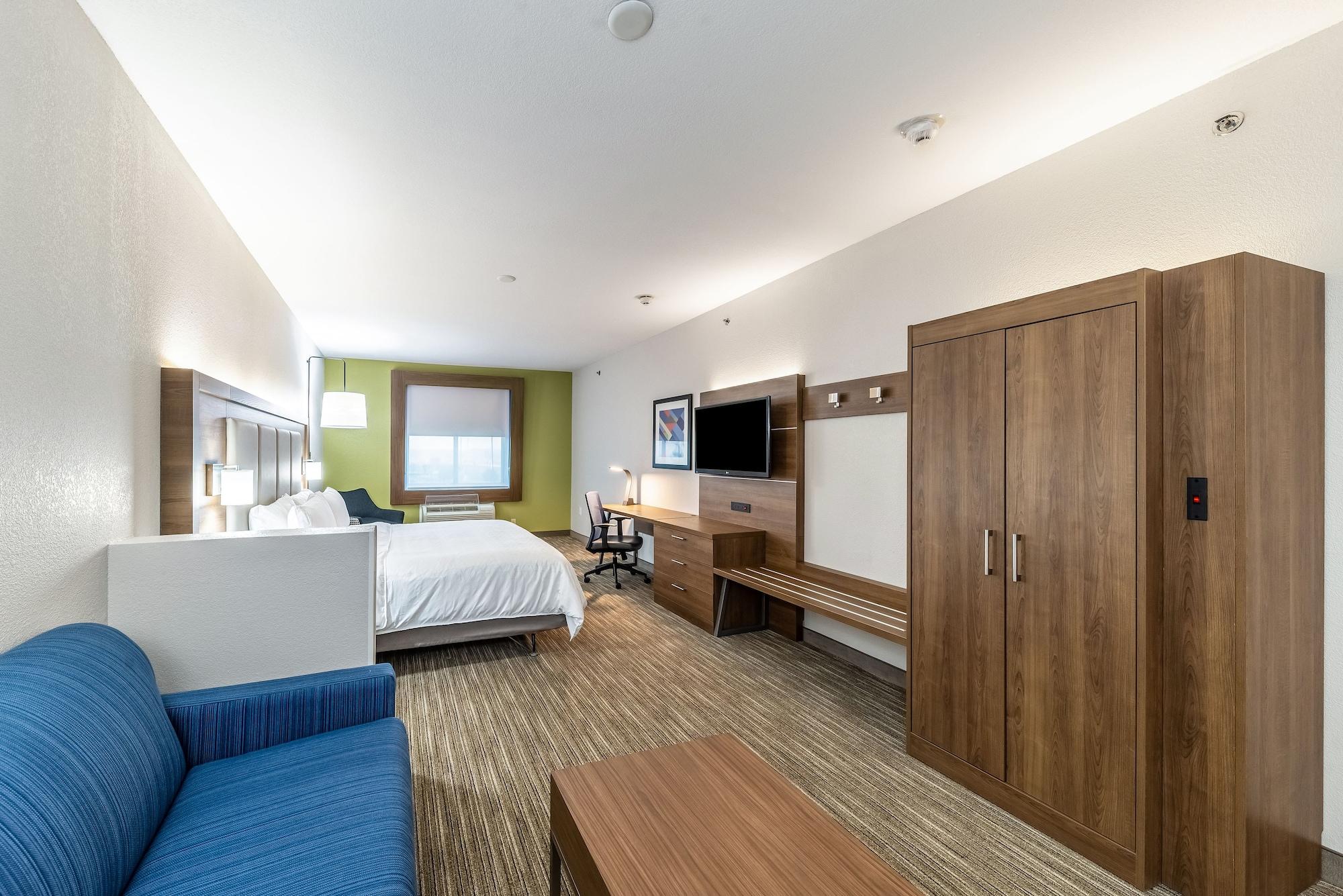 Holiday Inn Express Suites Fort Worth Fossil Creek 11/30