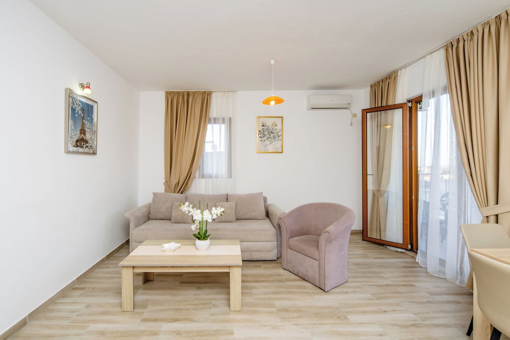 Apartments Arvala 33/46