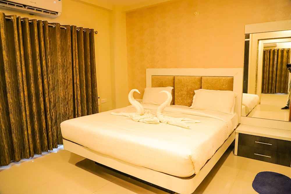 Hotel Shri Radha Nikunj Vrindavan 3/17