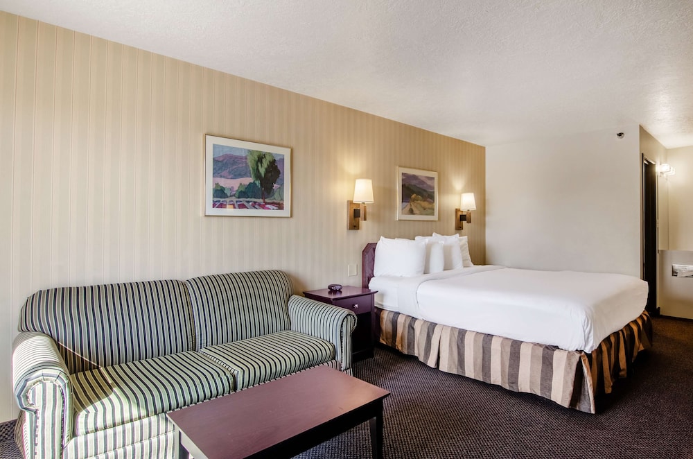 Americas Best Value Inn & Suites Ft. Collins E at I-25 10/26