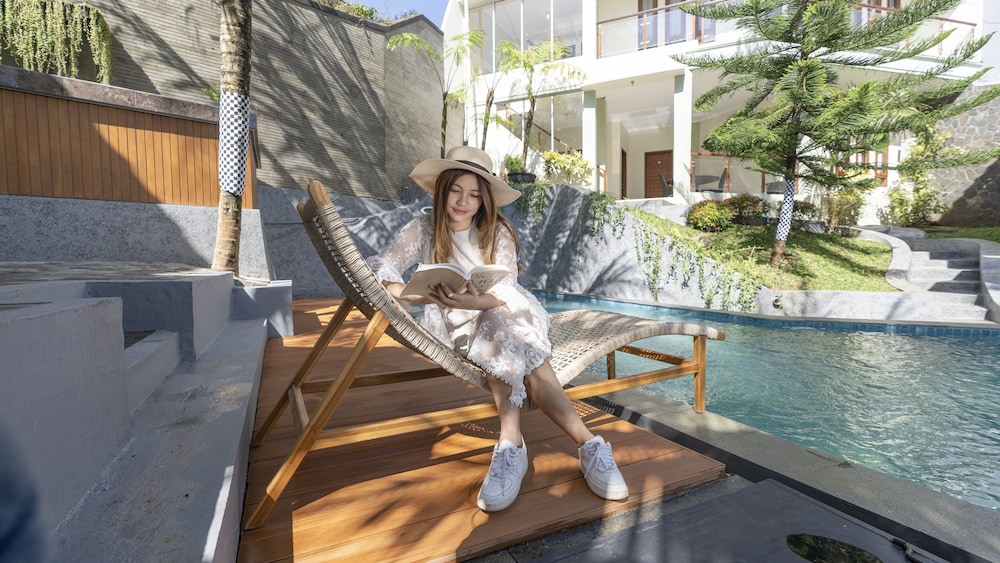 Aleyra Hotel and Villa Garut 24/50