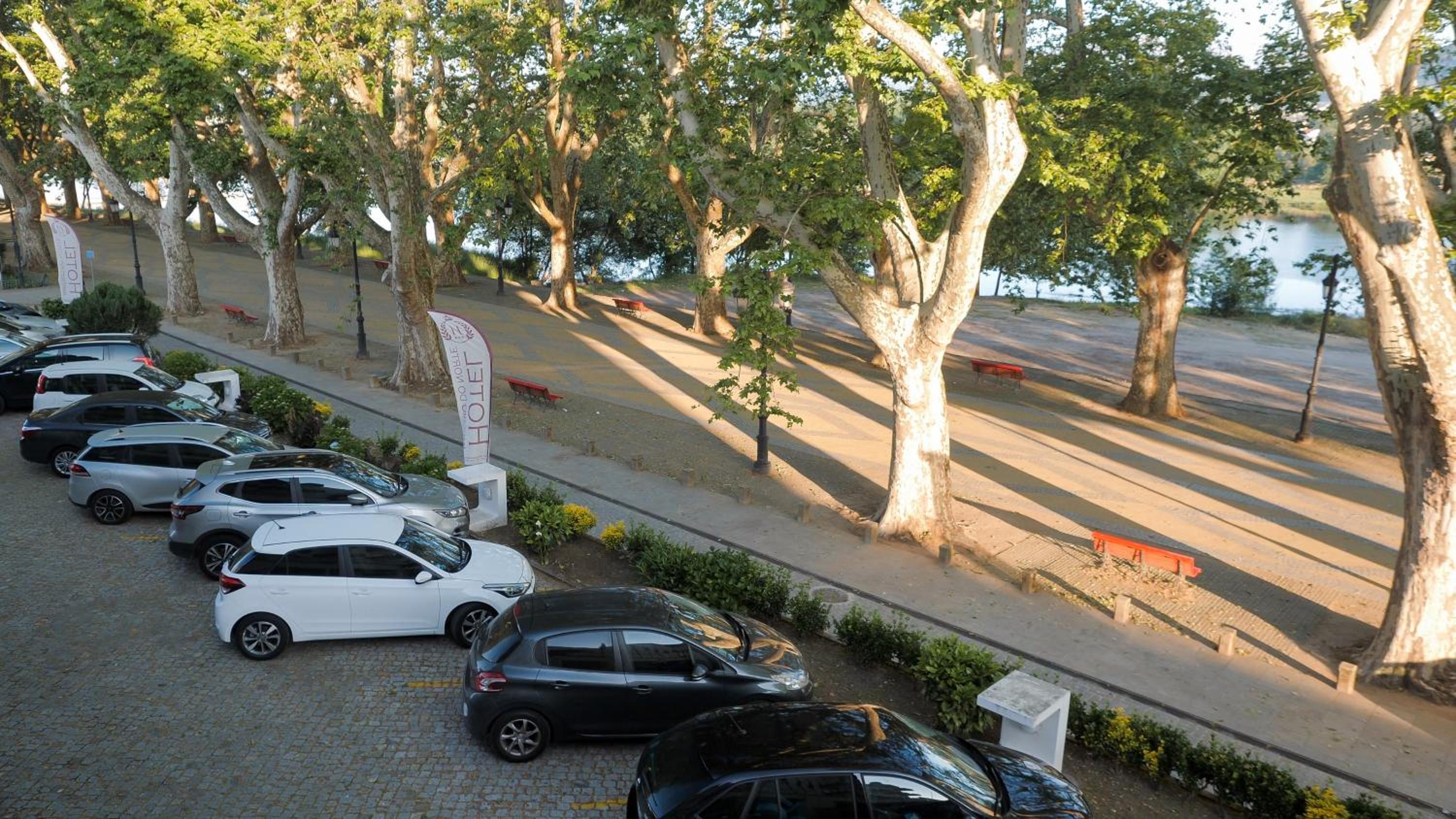 HOTEL IMPERIO DO MINHO 36/48