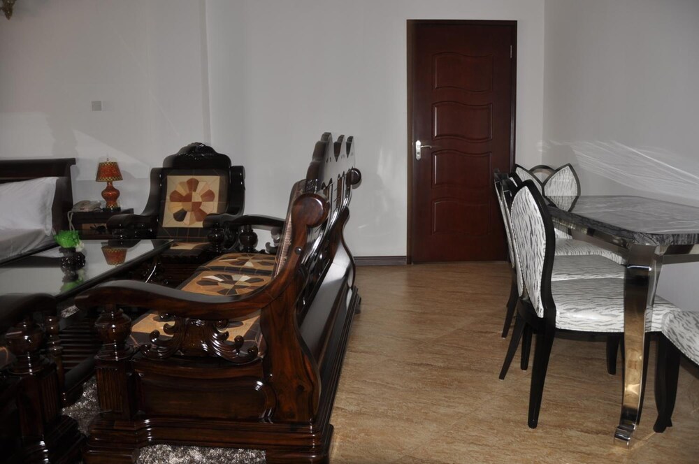 Biraj International Hotel 6/50