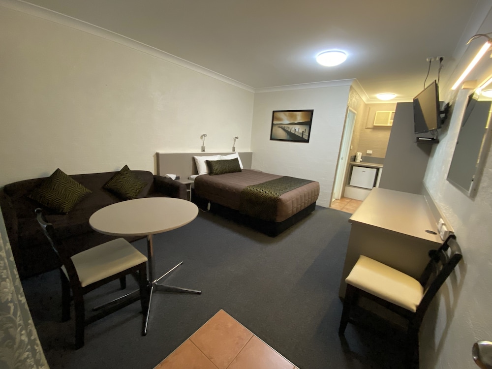Sapphire City Motor Inn Inverell 24/34