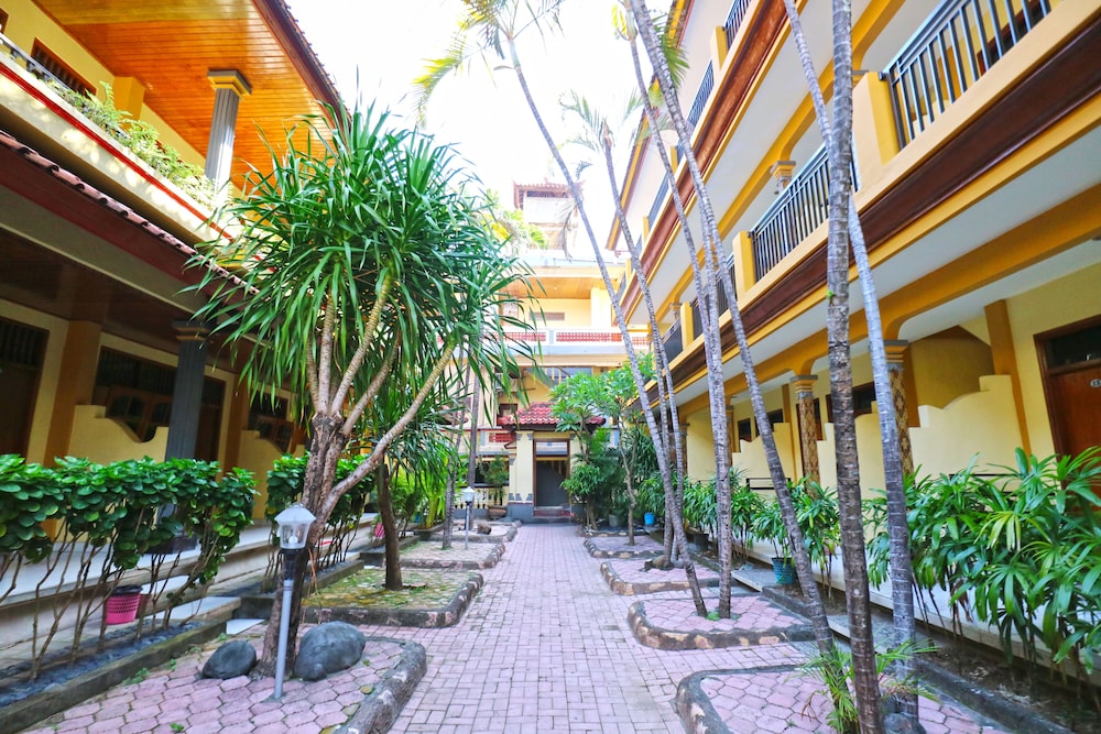 Gora Beach Inn 42/53