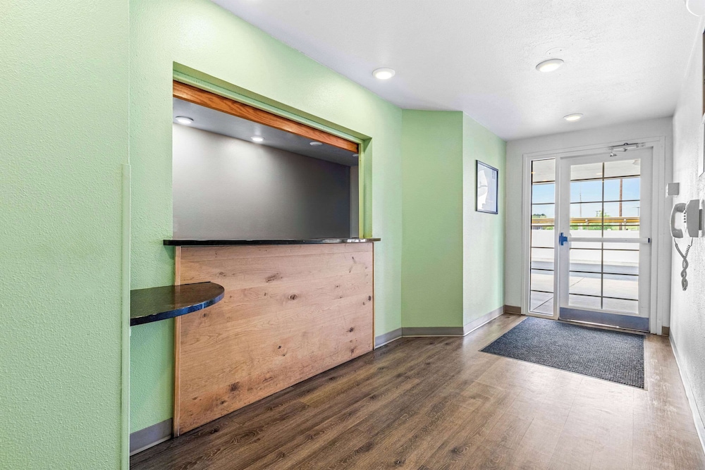 WoodSpring Suites Tulsa 10/39