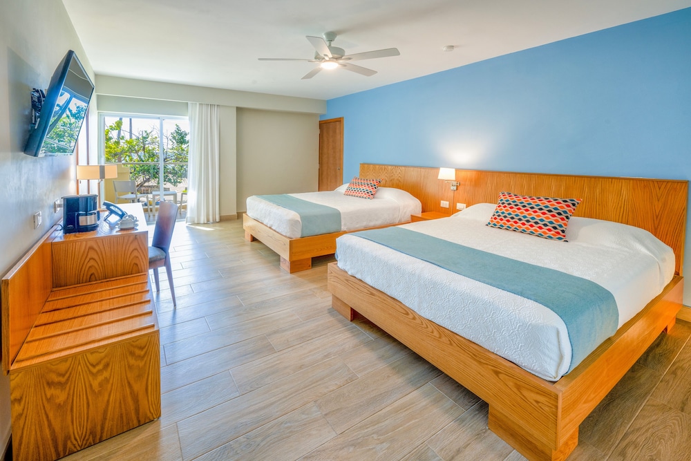 Coral Costa Caribe Beach Resort - All Inclusive 24/101