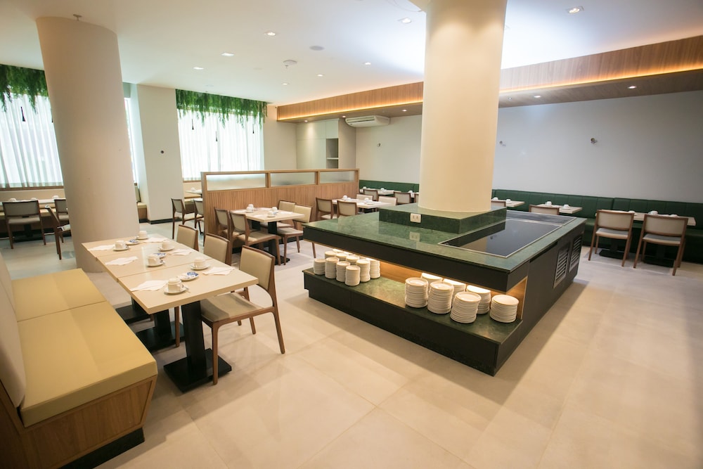 Regency Park Hotel 43/53