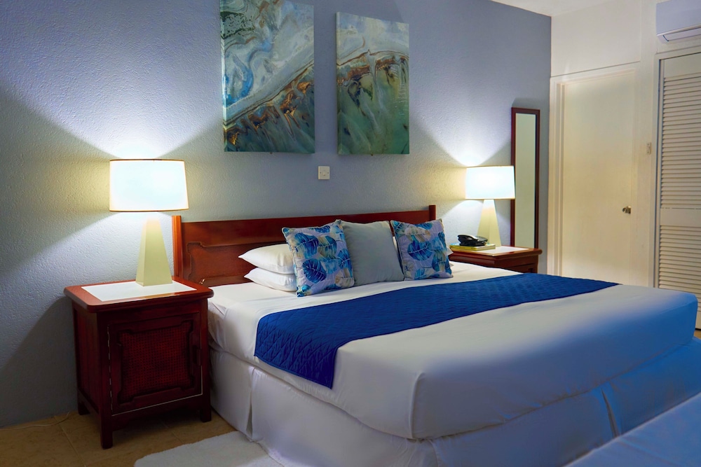 Sunswept Beach Hotel 10/44