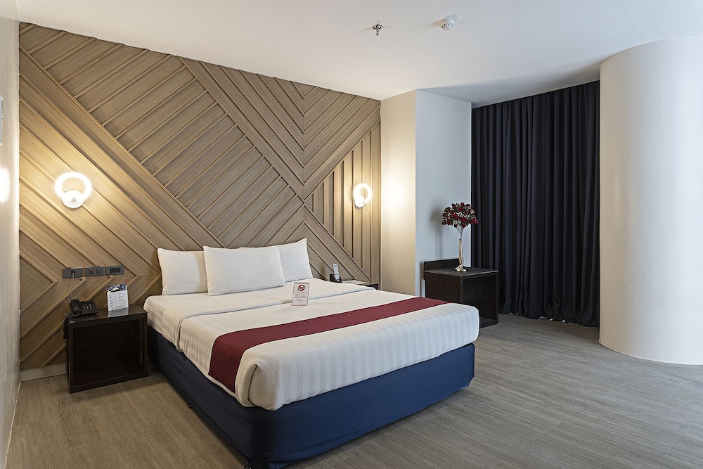 Sarrosa International Hotel And Residential Suites 13/50