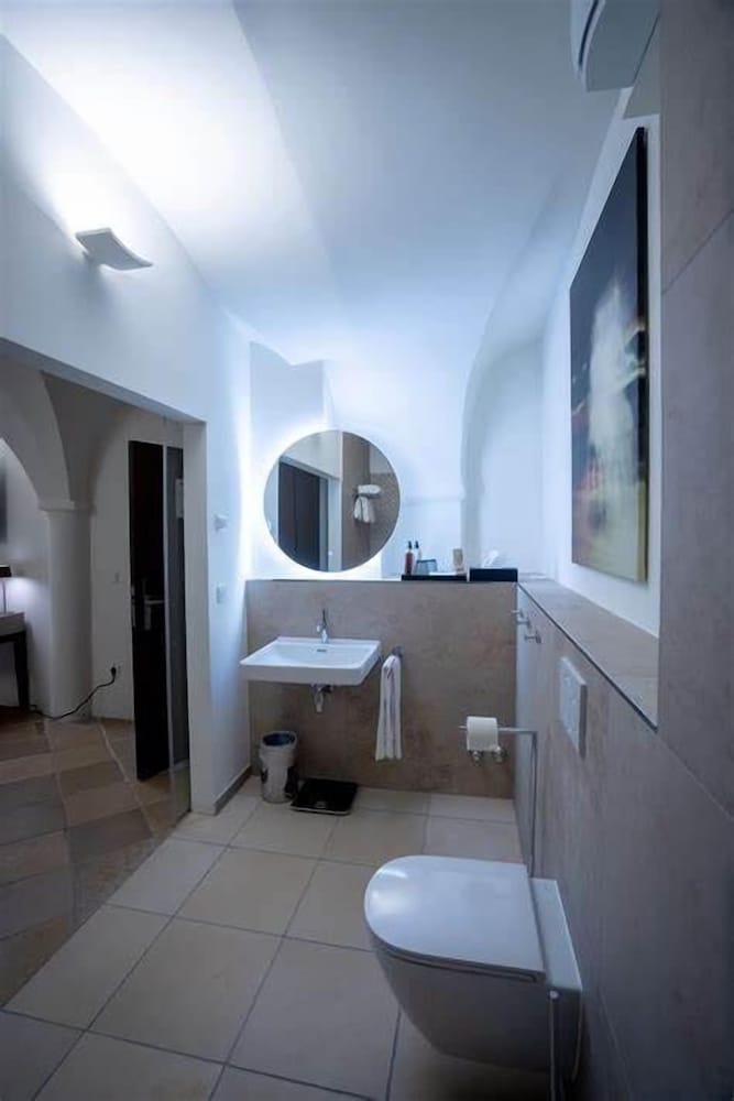 Maxim Suites by Elias Holl 36/42