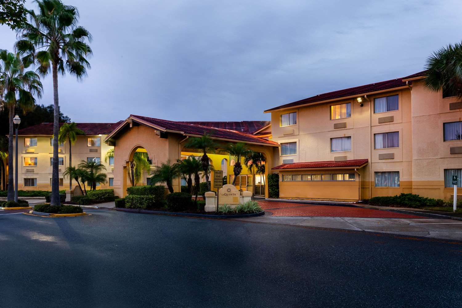 La Quinta Inn & Suites by Wyndham St. Pete-Clearwater Airpt 4/51
