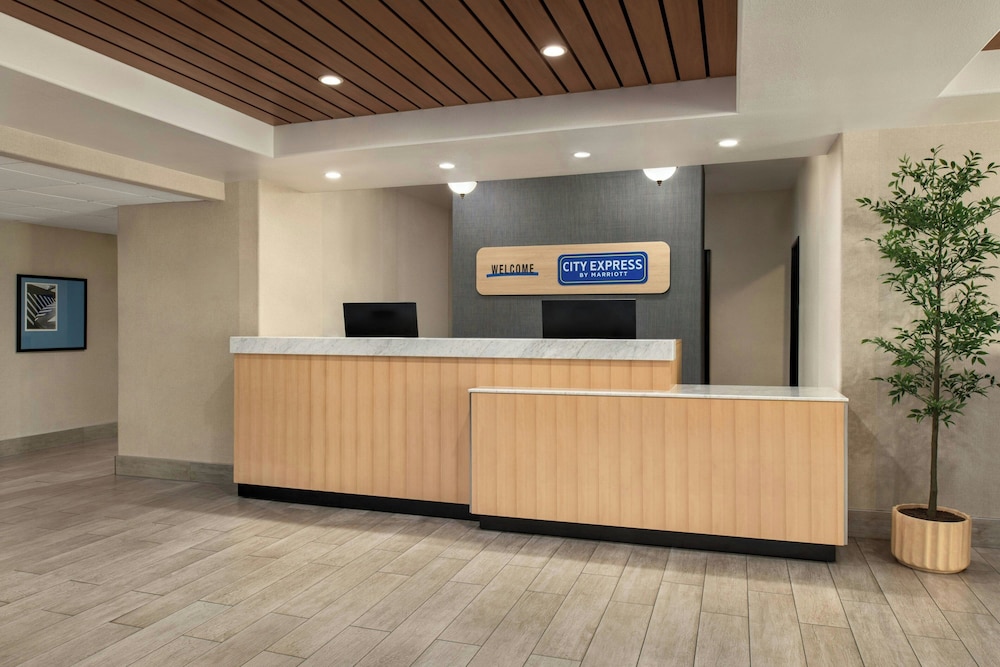 Holiday Inn Express Suites Rancho Cucamonga 6/57