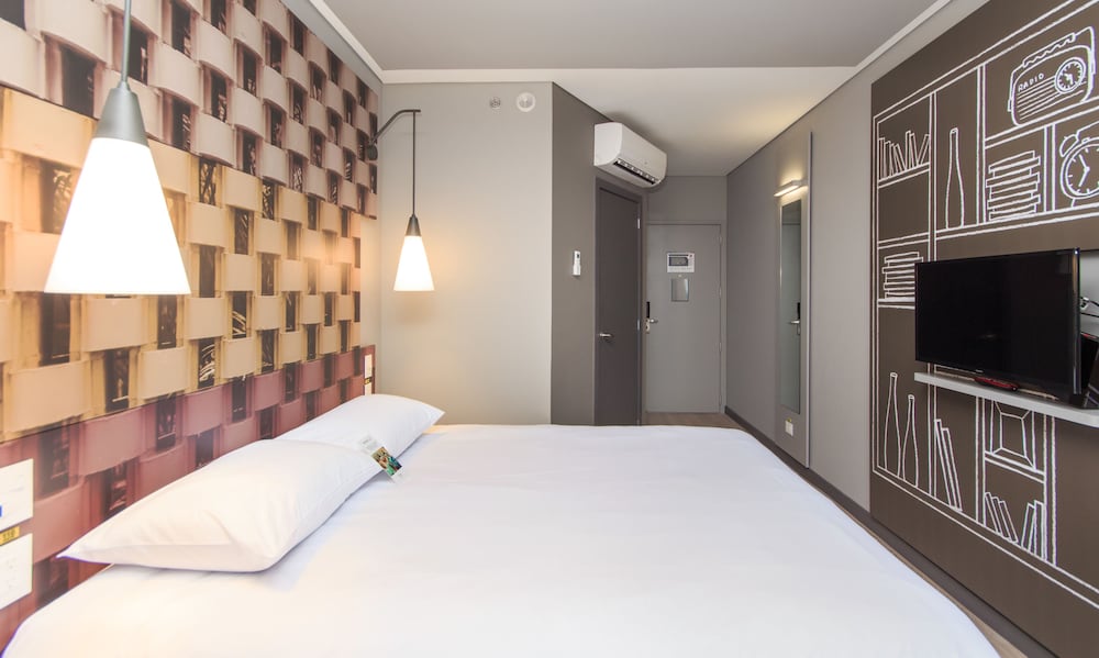 Ibis Cucuta 12/75