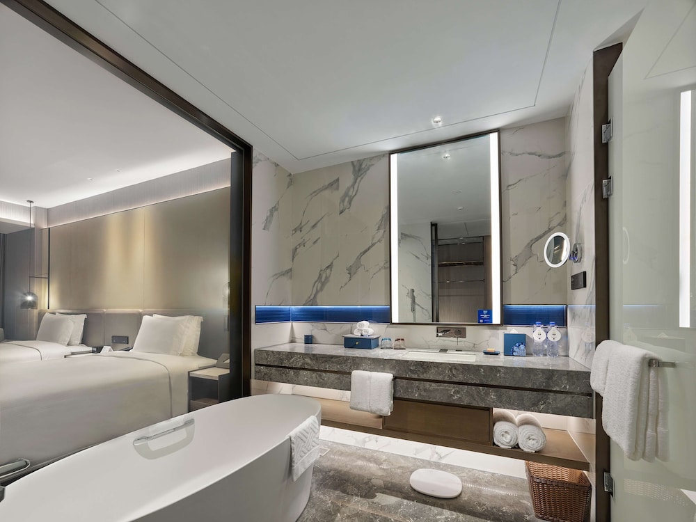 DoubleTree by Hilton Qidong 9/61