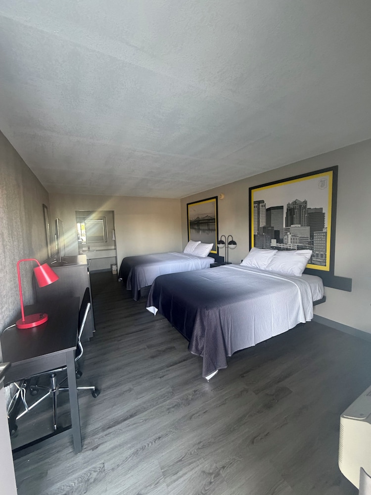 Tourway Inn 23/58