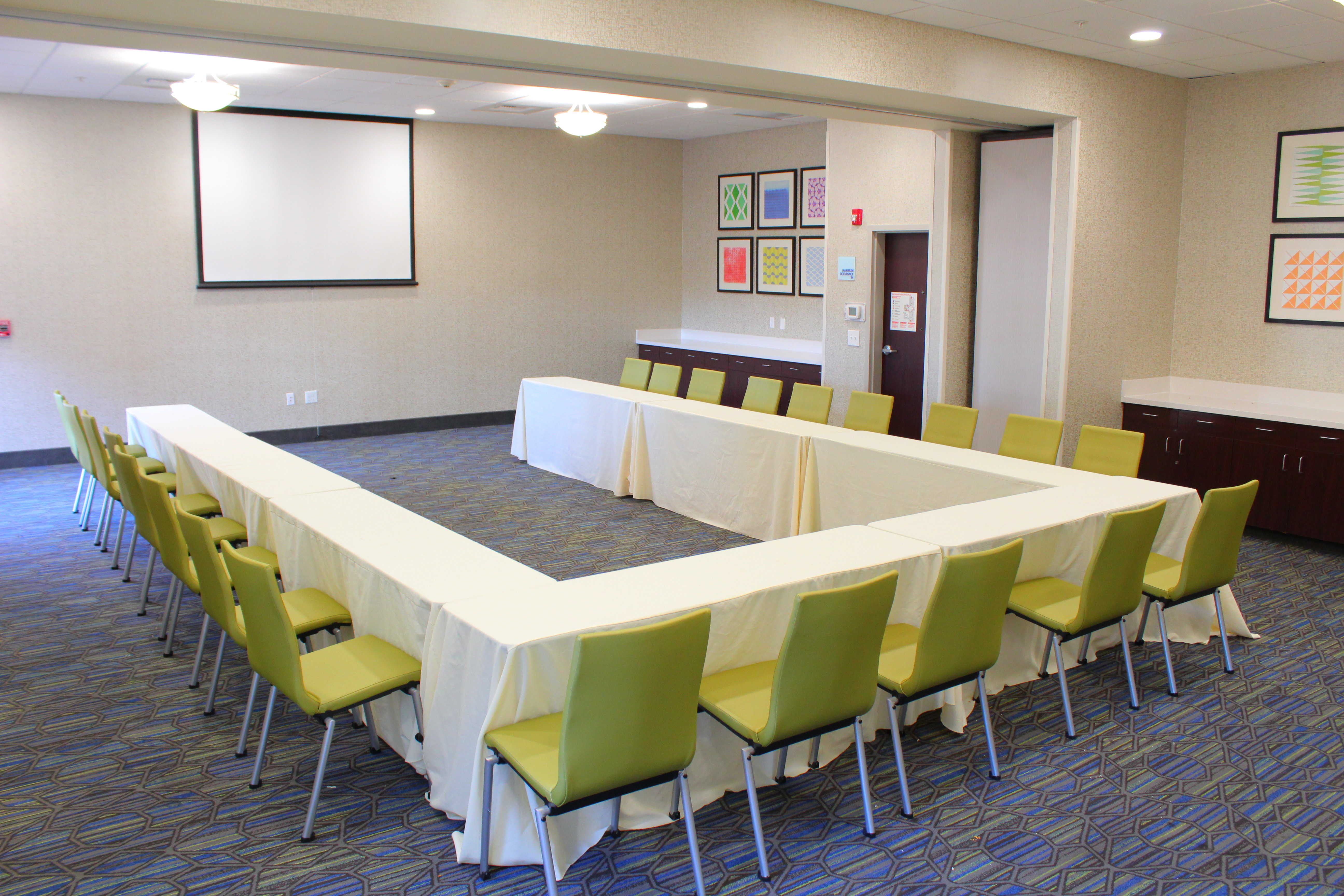 Holiday Inn Express Suites Napa Valley American Canyon 21/26