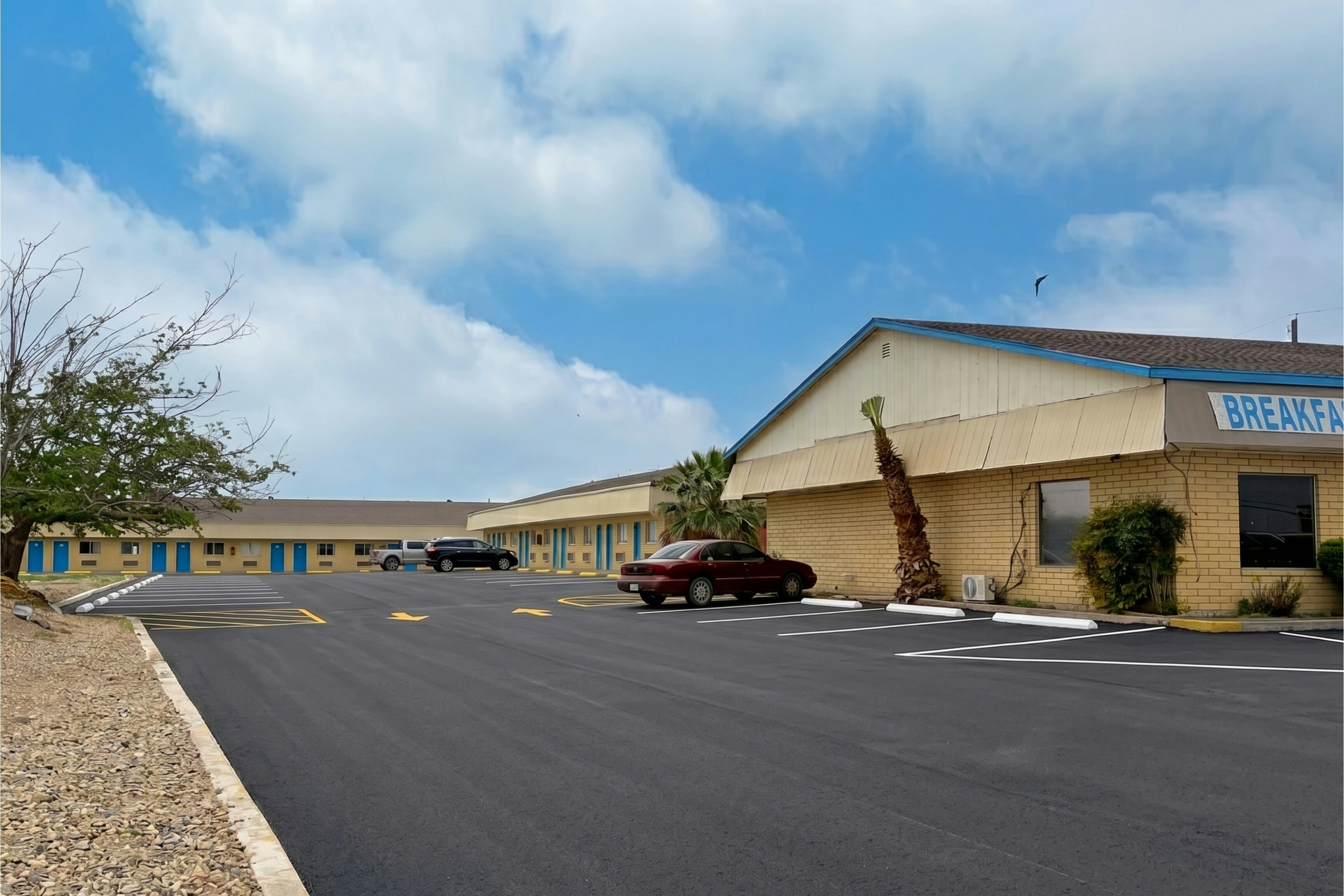 Champions Inn Del Rio Near Lake 32/40