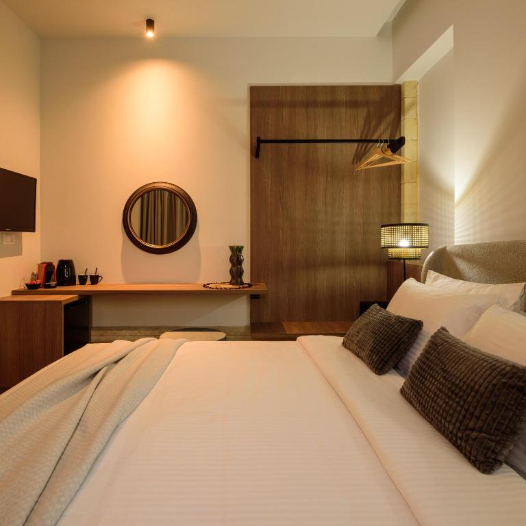 Junior, Arthur Suites 4/8