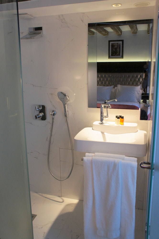 Tonic Hotel Saint Germain 7/30