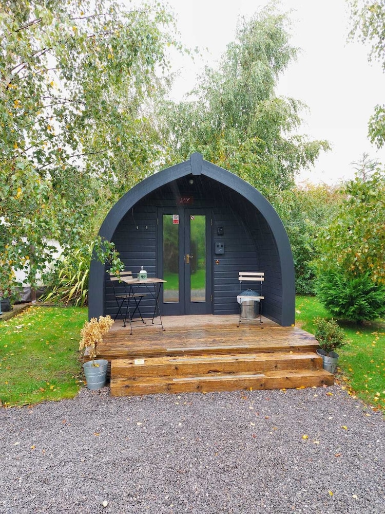 The Little Hide - Grown Up Glamping 4/50