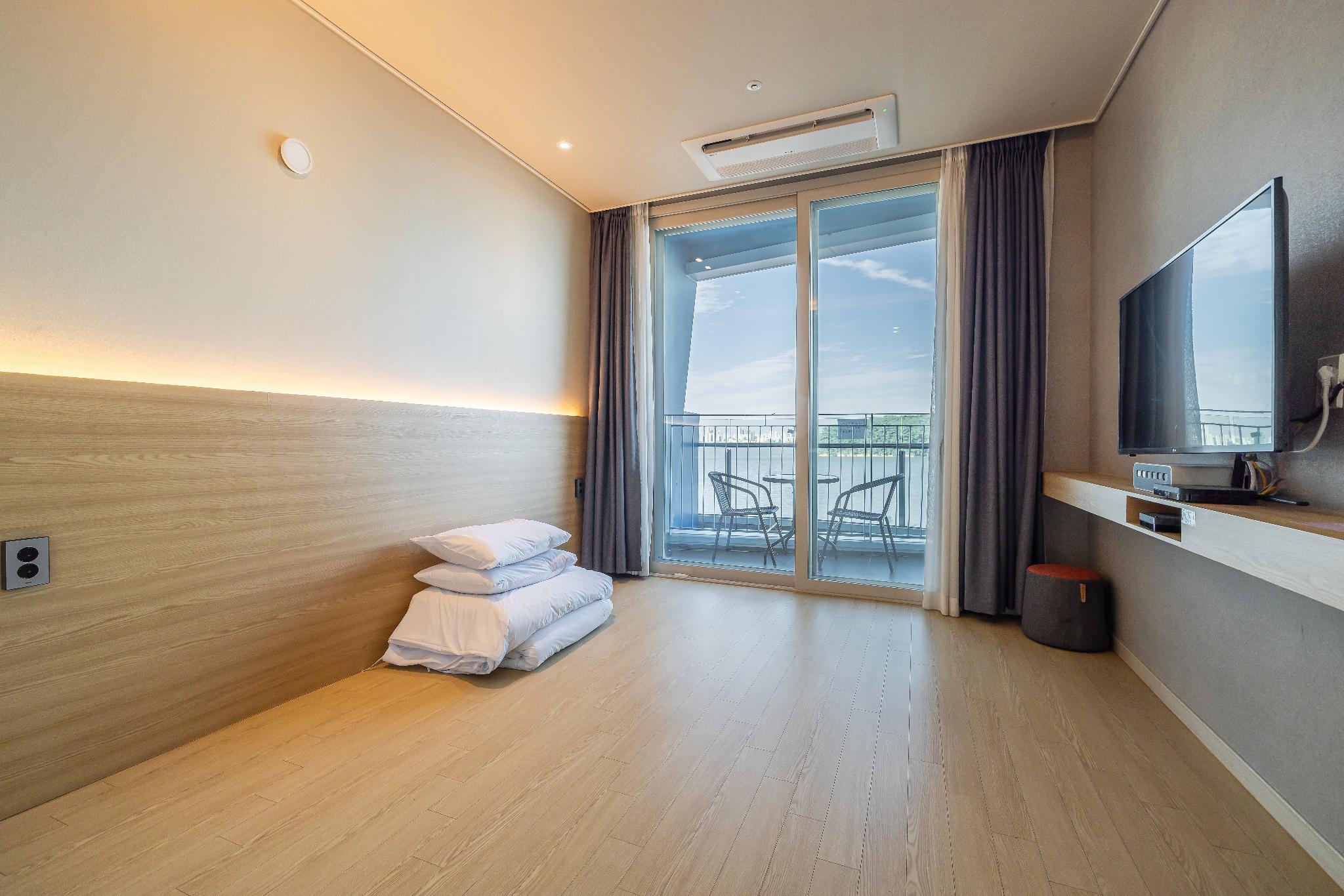 DELUXE, OCEAN VIEW, ONDOL FLOOR, TERRACE