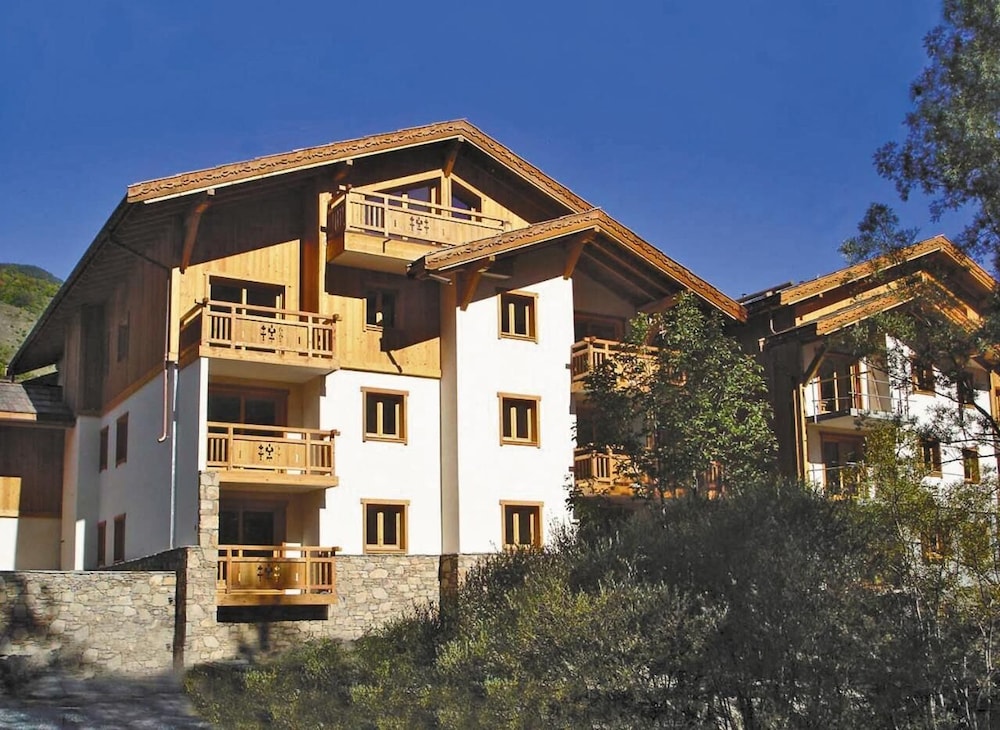 RESIDENCE LAGRANGE VACANCES LE HAMEAU DU ROCHER BLANC(FORMERLY LE HAMEAU DU ROCHER BLANC) 4/22